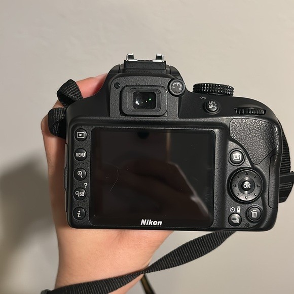 Nikon D3400 - Picture 3 of 8